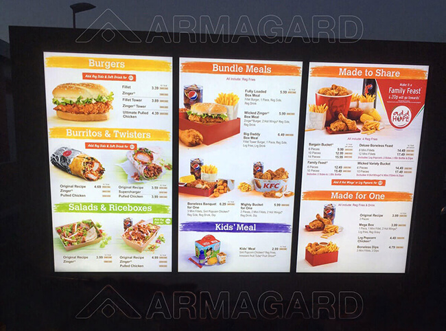 Cartelería digital en Drive Thru es completamente dinámica, sin costes añadidos