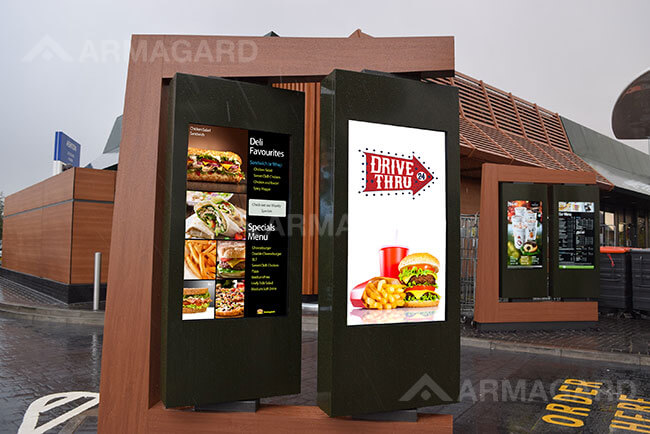 Tableros de Menú Digital para exterior en Drive Thru